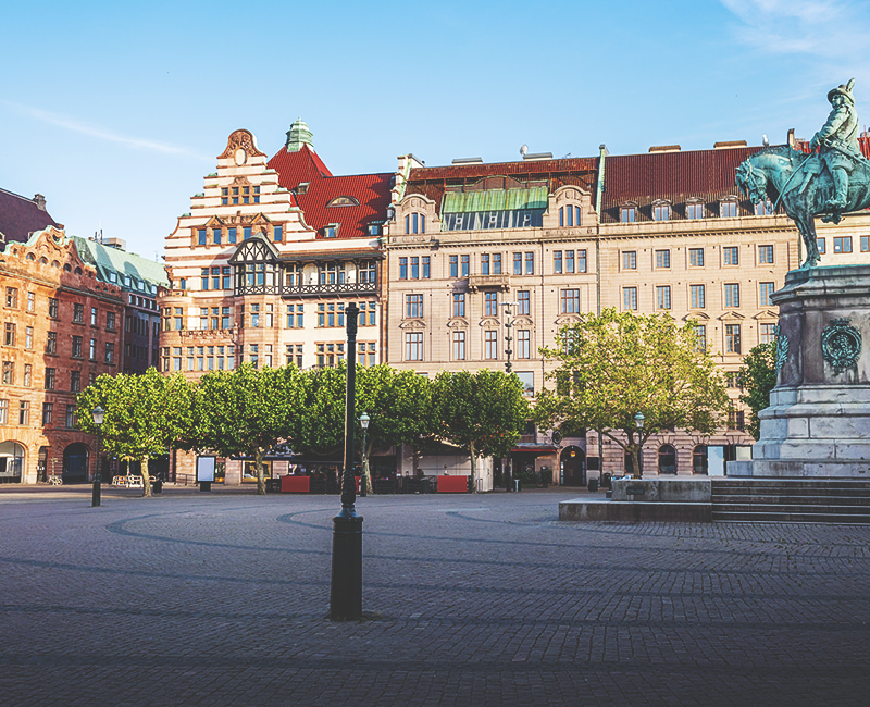 Raisecap Equity AB - Contact, Malmö - Historic square with old houses in Malmö